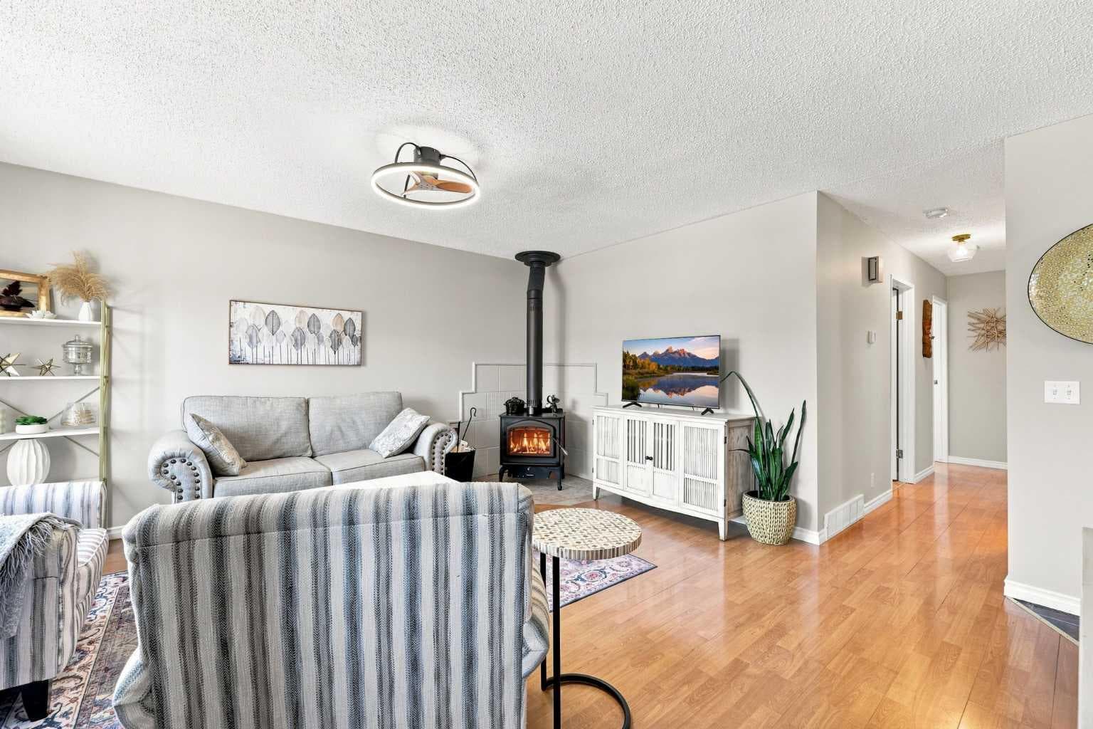 167 Bernard Way NW