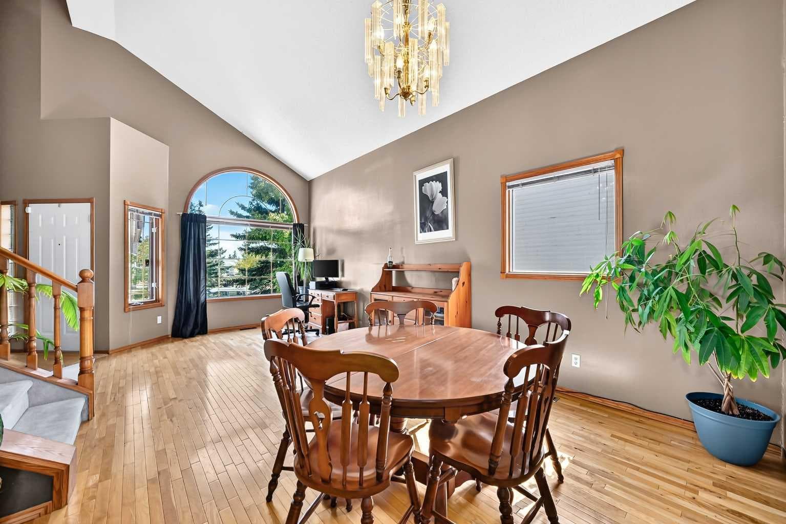 228 Arbour Ridge Way NW