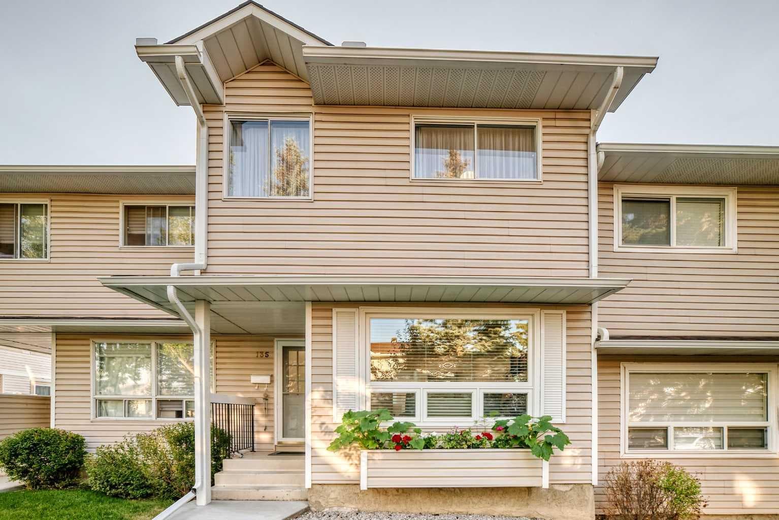 135 Woodsman Lane SW
