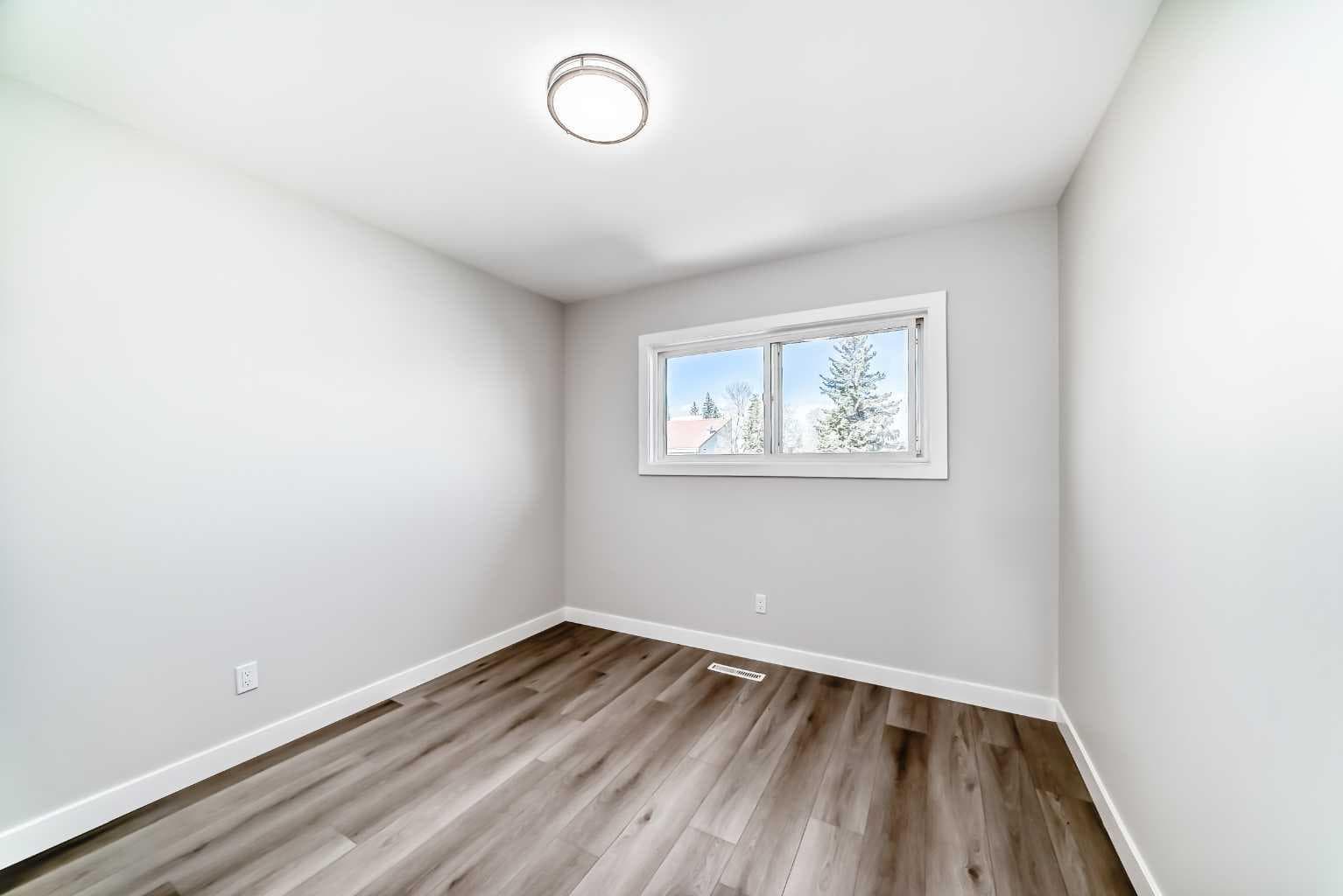 1508 45 Street SE