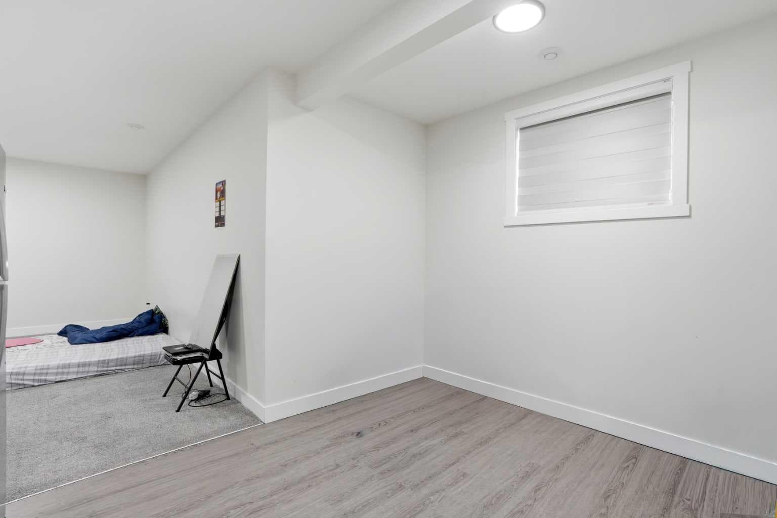 166 Kinniburgh Crescent 