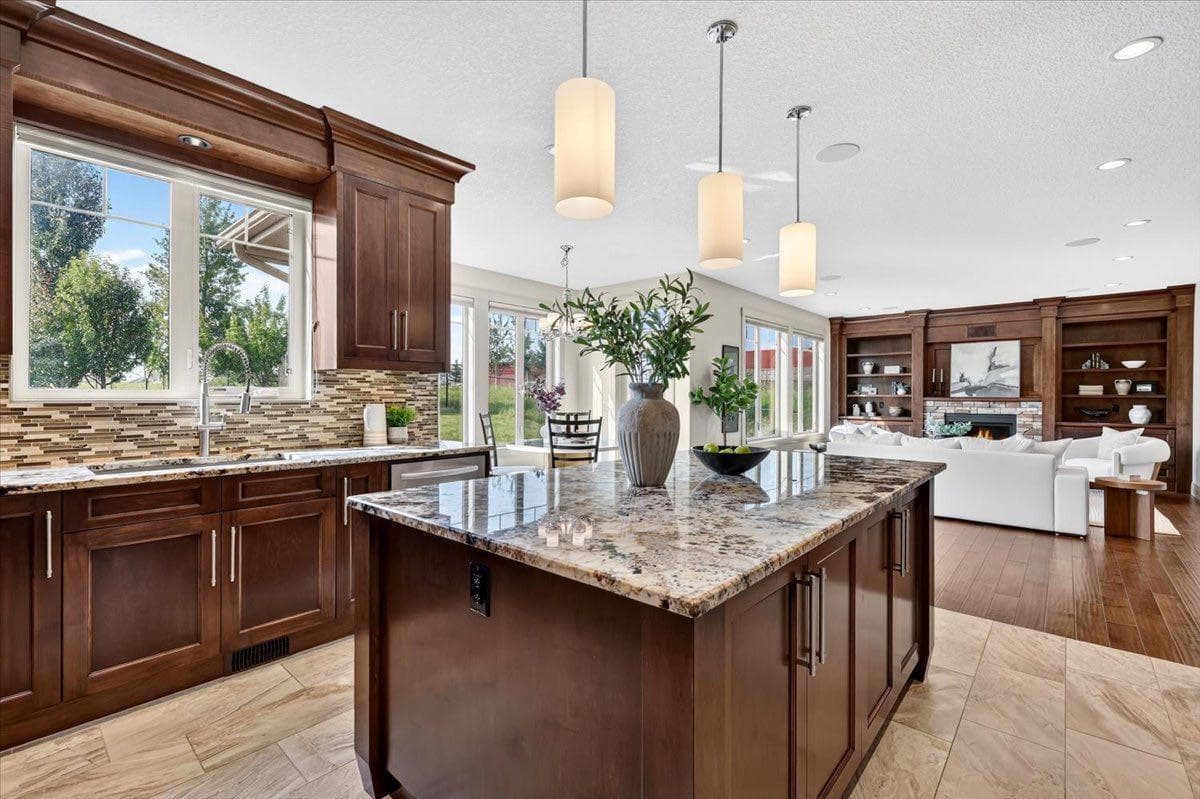 115 Coulee Way SW