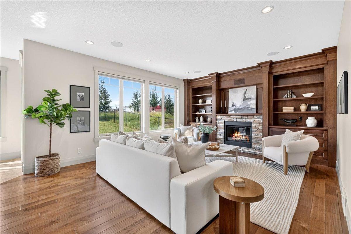 115 Coulee Way SW