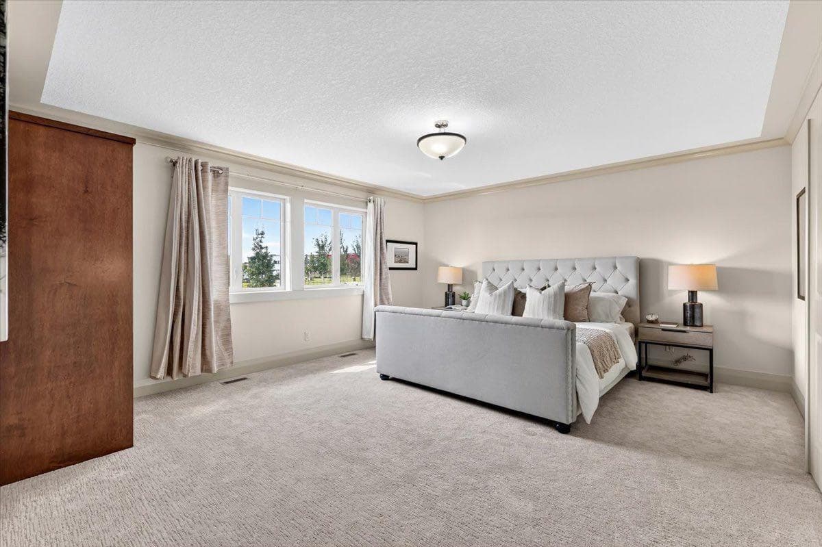 115 Coulee Way SW