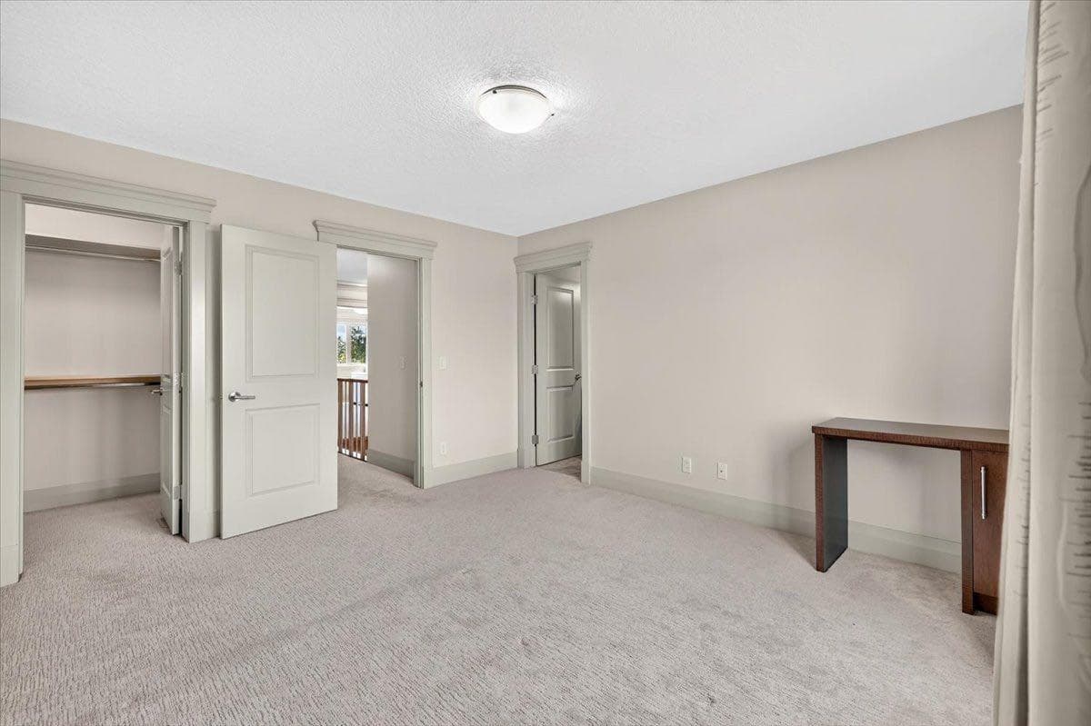 115 Coulee Way SW