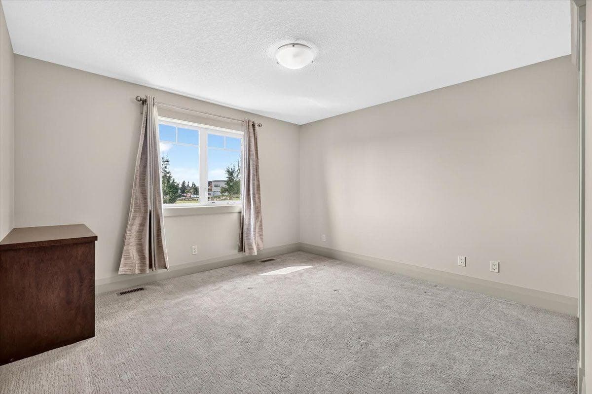 115 Coulee Way SW