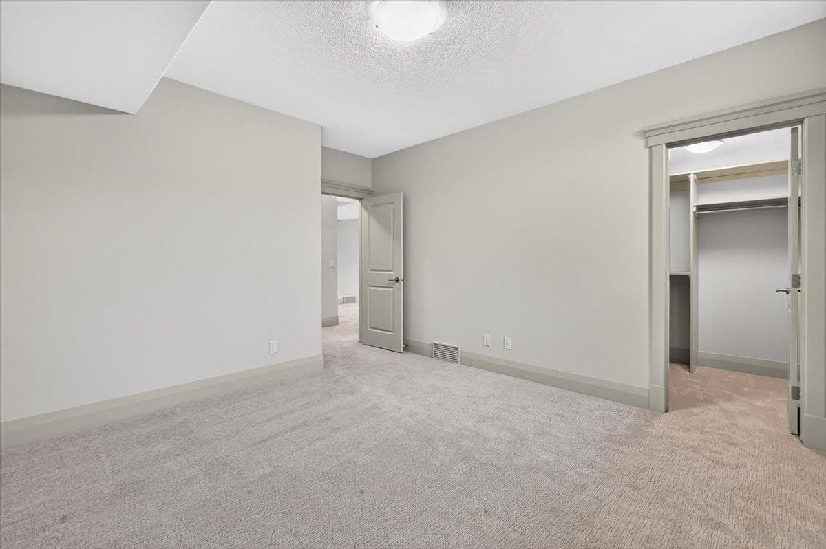 115 Coulee Way SW