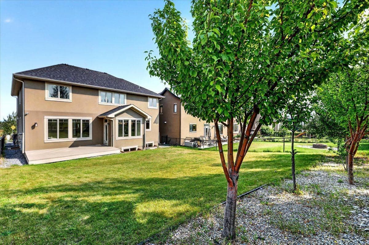 115 Coulee Way SW