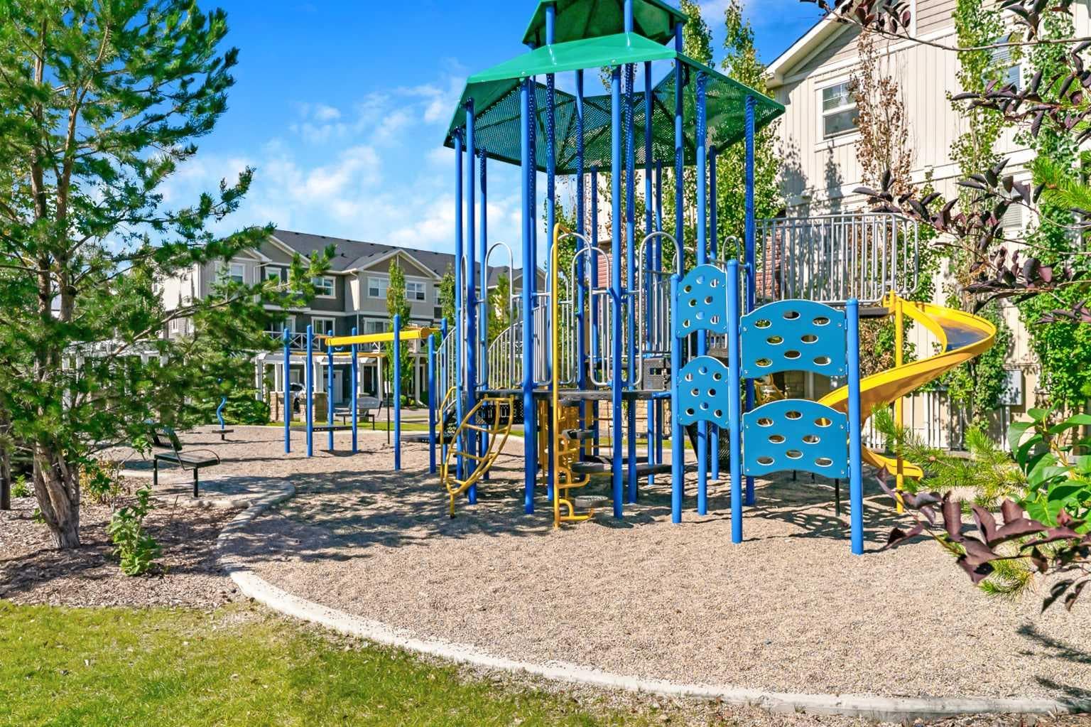 652 Skyview Ranch Grove NE
