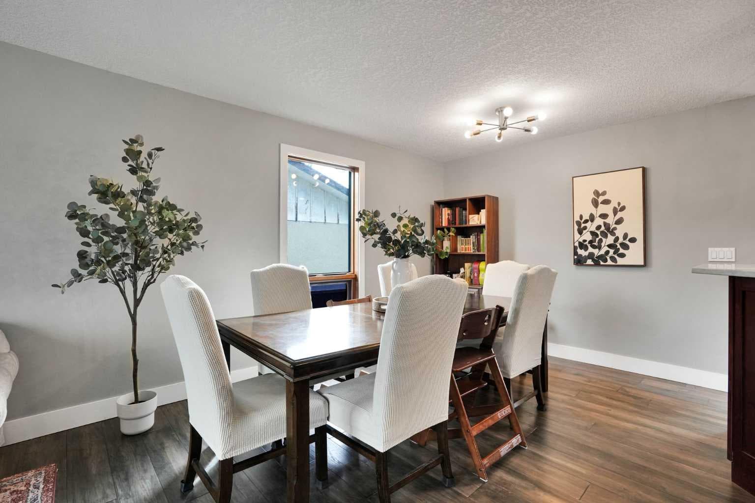 35 Queen Isabella Close SE