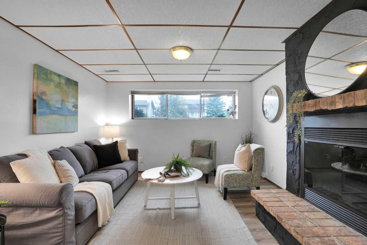 35 Queen Isabella Close SE