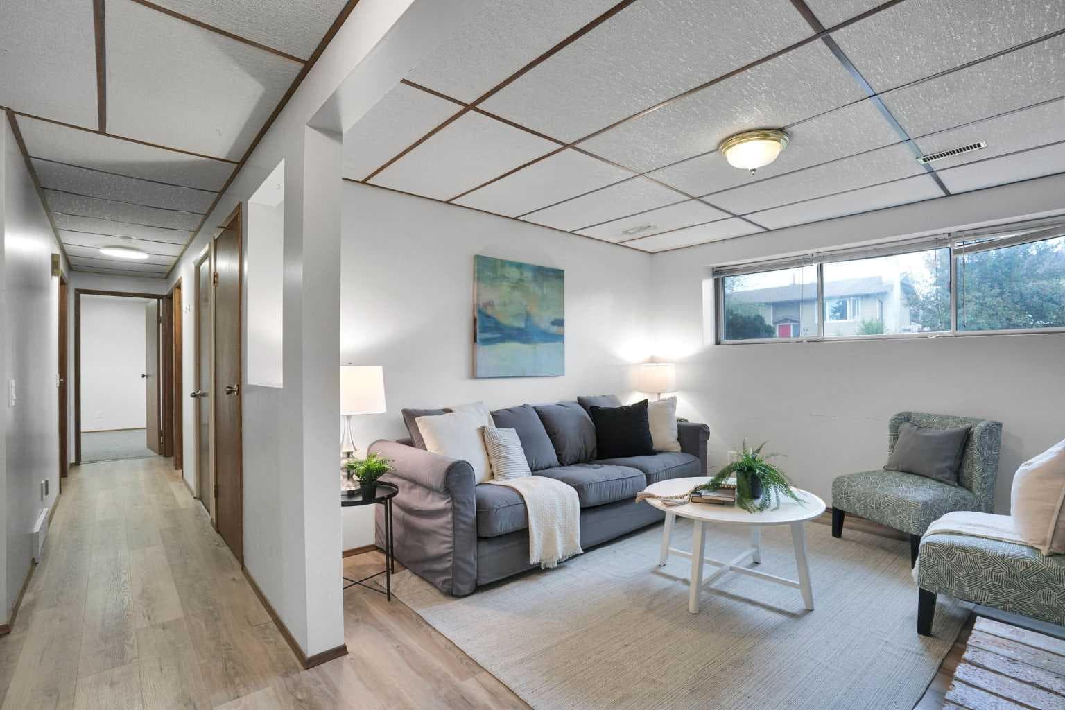35 Queen Isabella Close SE
