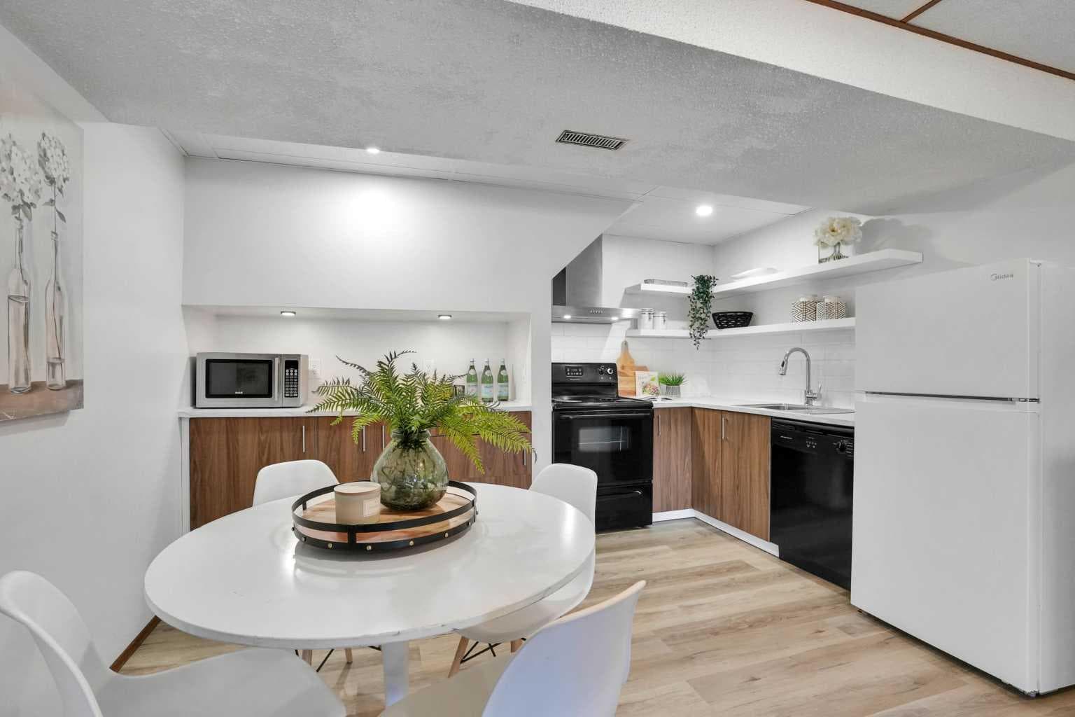 35 Queen Isabella Close SE
