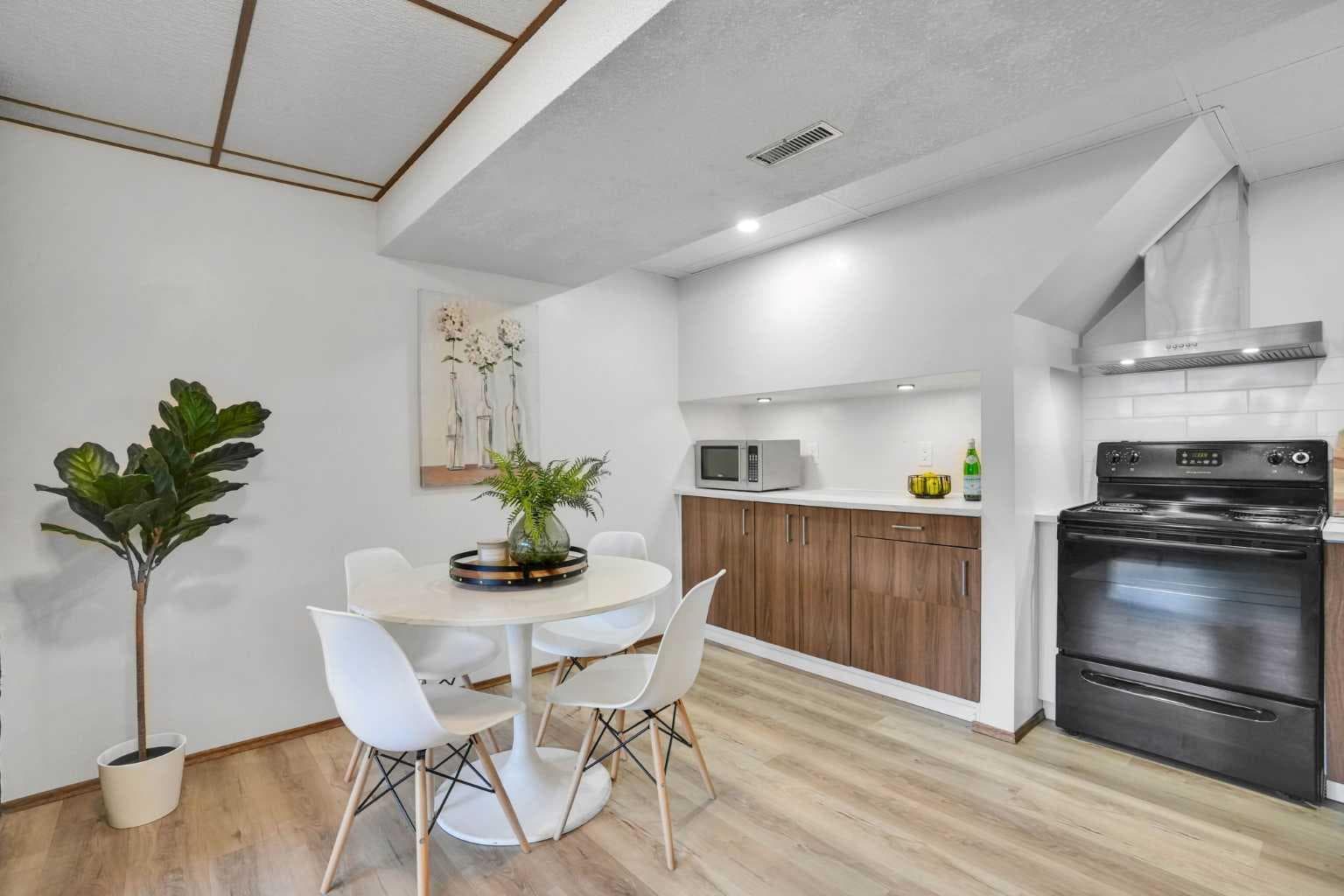 35 Queen Isabella Close SE