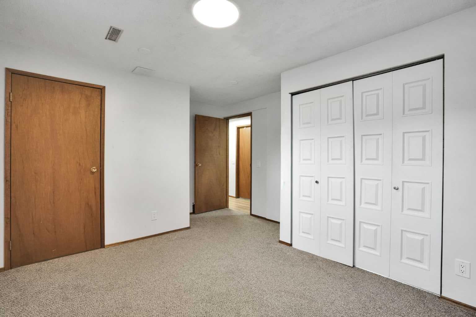 35 Queen Isabella Close SE