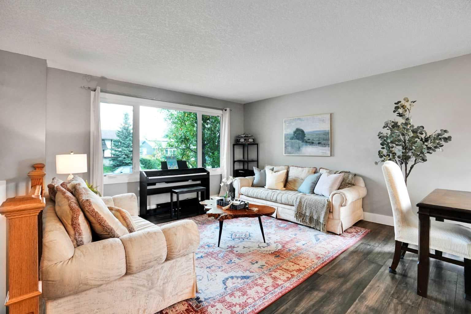 35 Queen Isabella Close SE