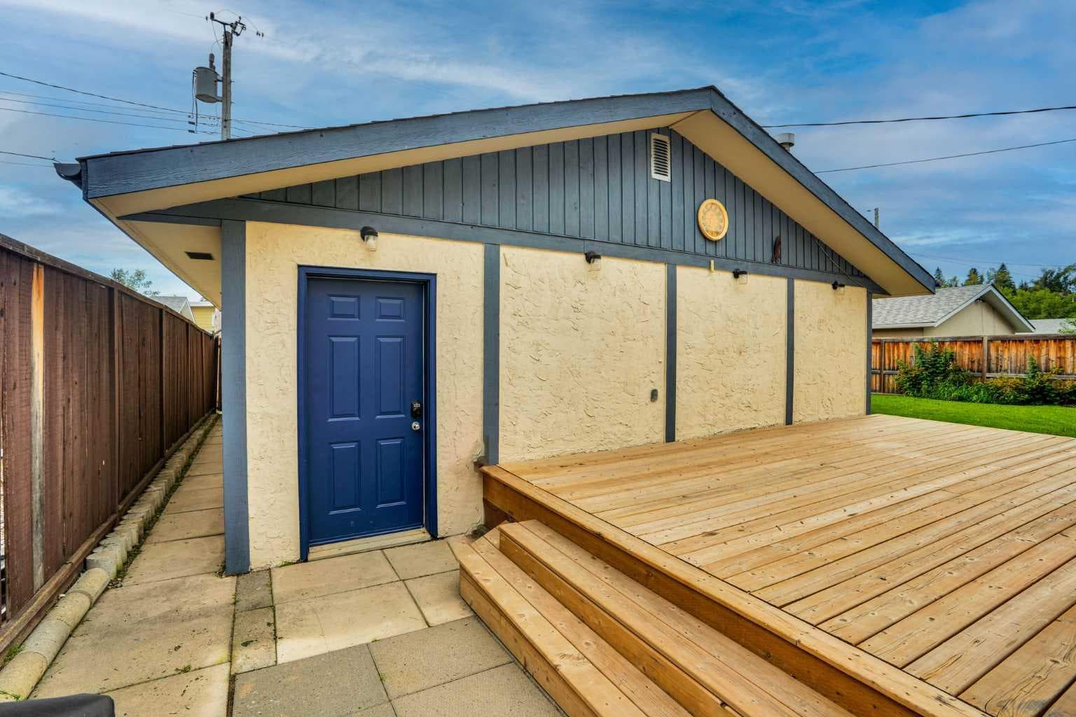 35 Queen Isabella Close SE