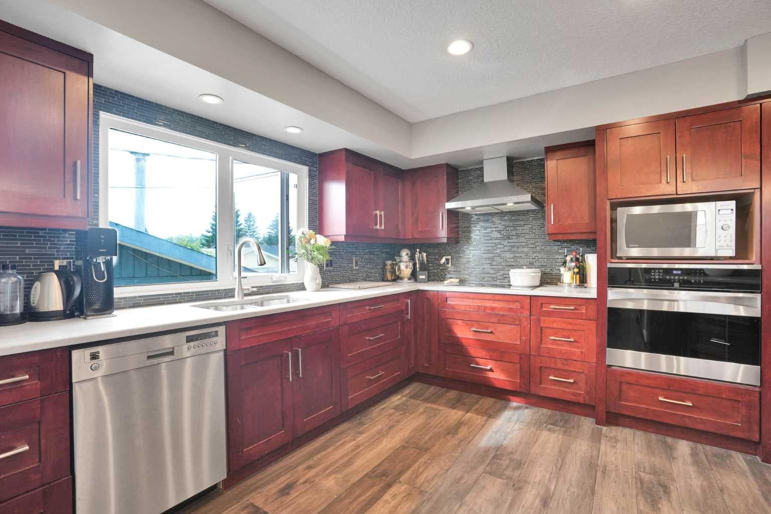 35 Queen Isabella Close SE