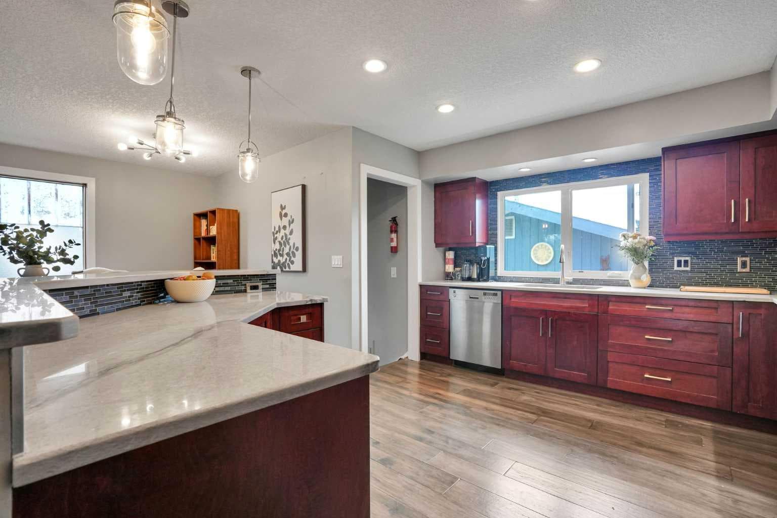 35 Queen Isabella Close SE