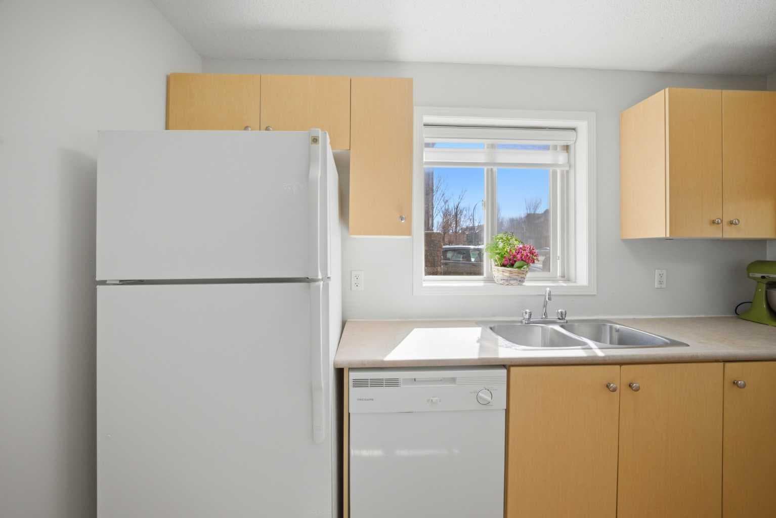 4102, 60 Panatella Street NW