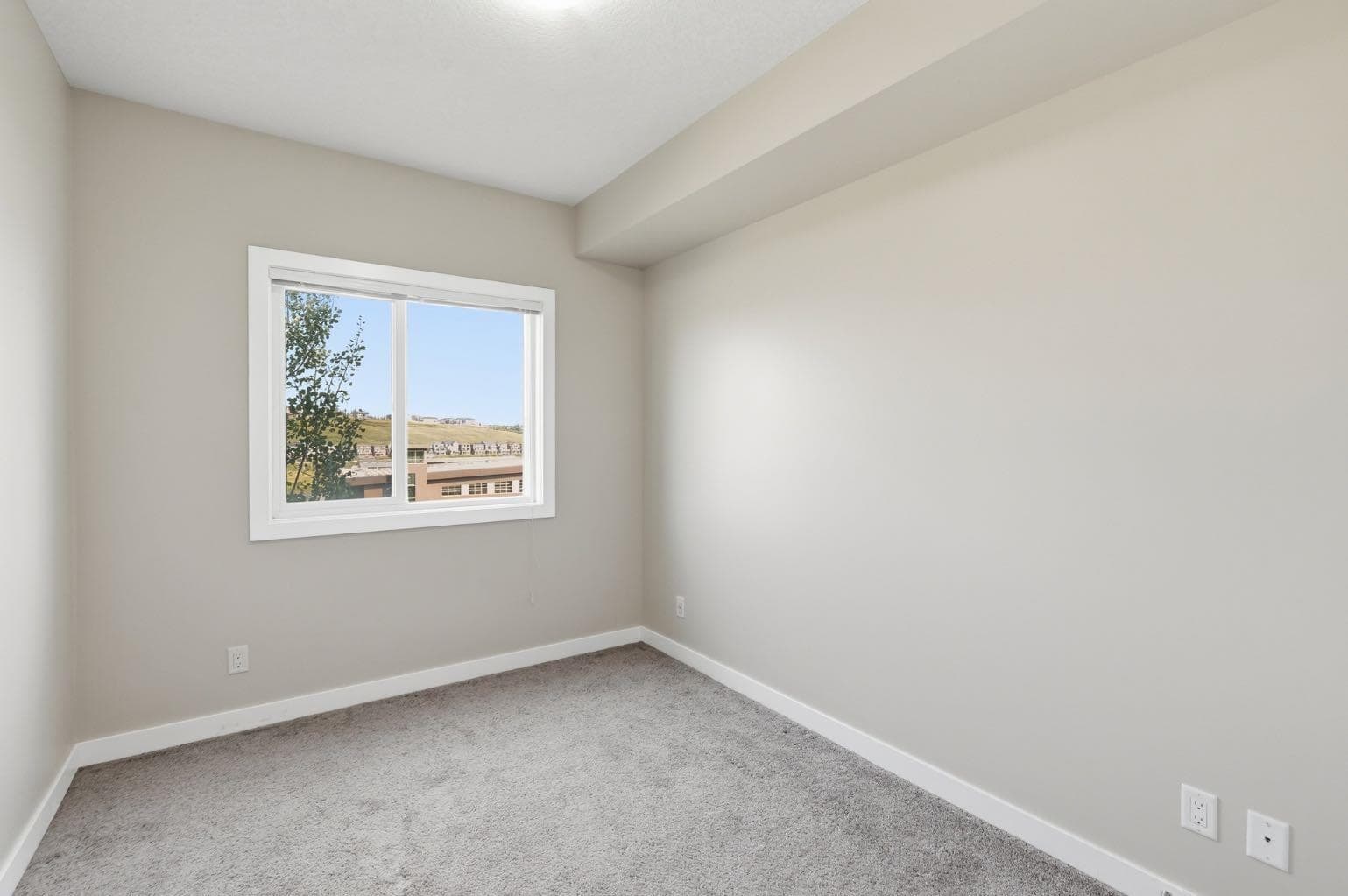 306, 4 Sage Hill Terrace NW