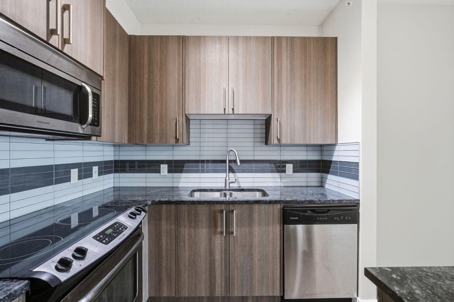 306, 4 Sage Hill Terrace NW