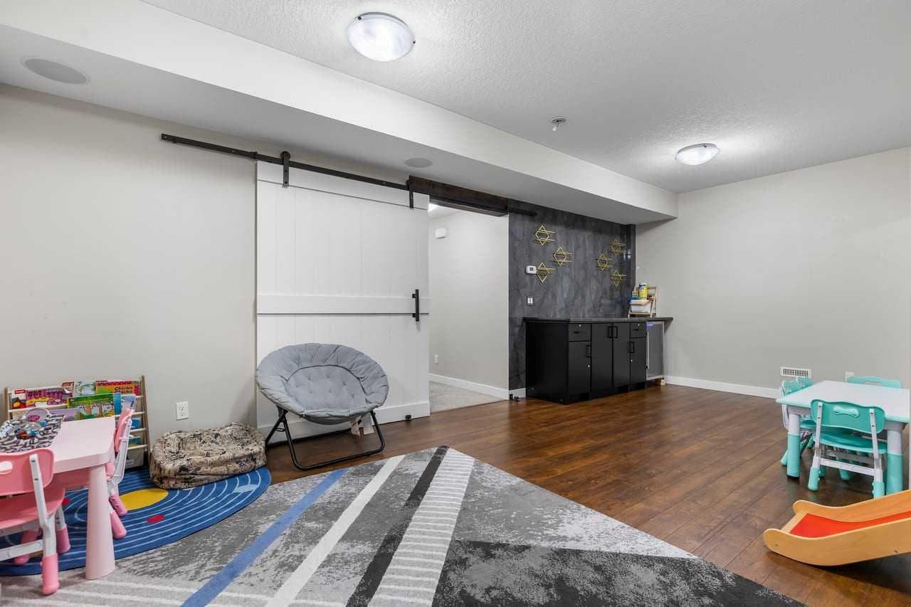 116 Kingsbury Close SE