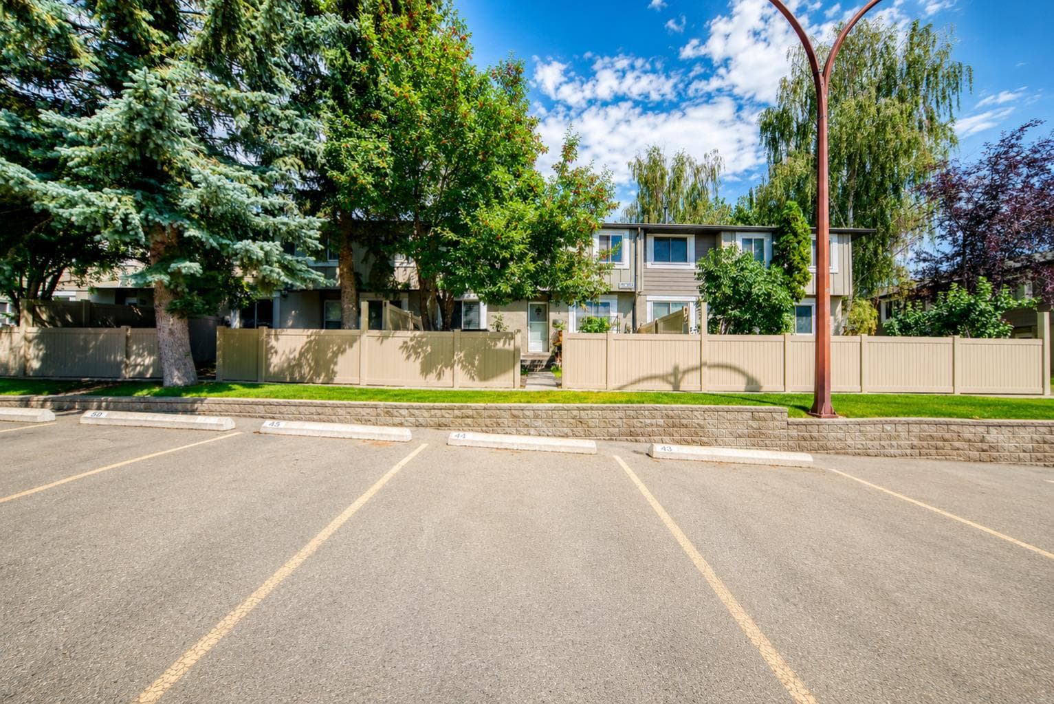 44, 4936 Dalton Drive NW