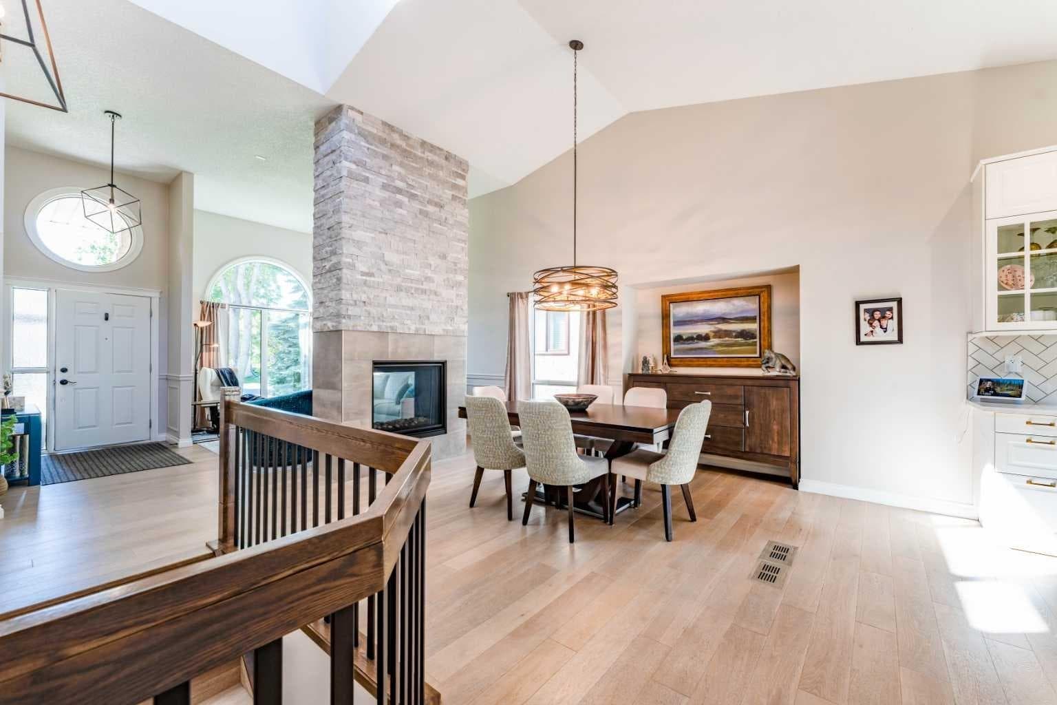 150 Oakbriar Close SW