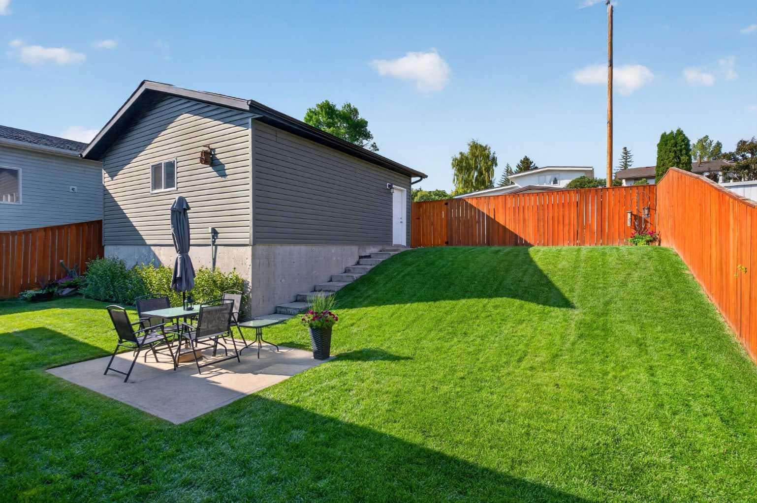 292 Silver Brook Way NW