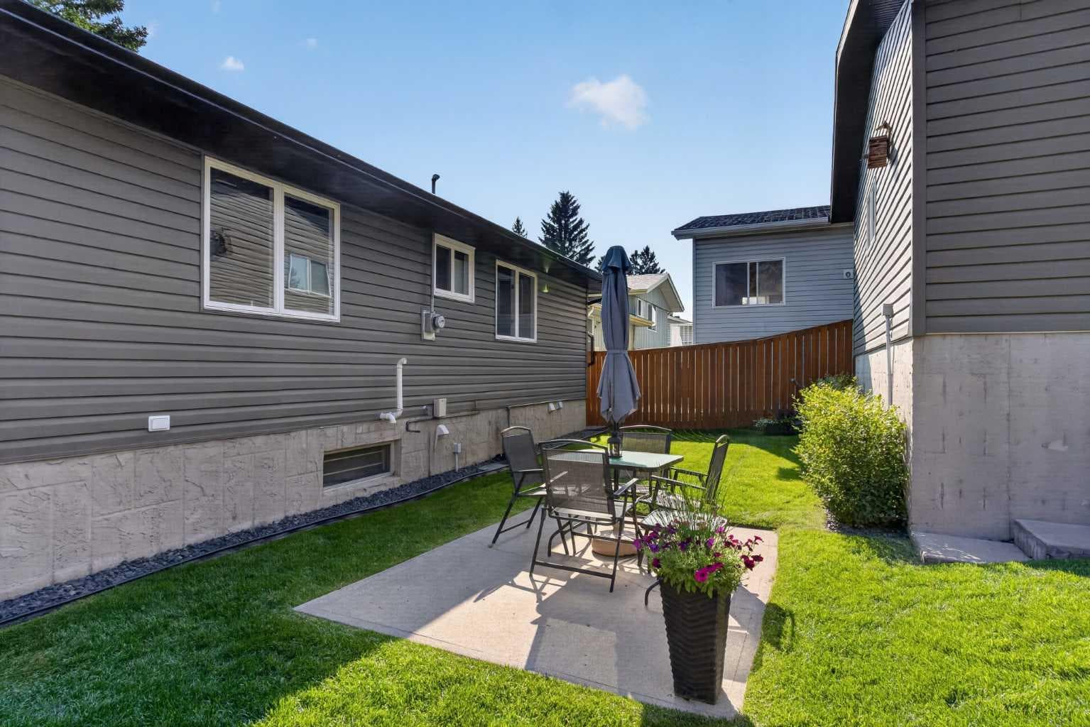 292 Silver Brook Way NW