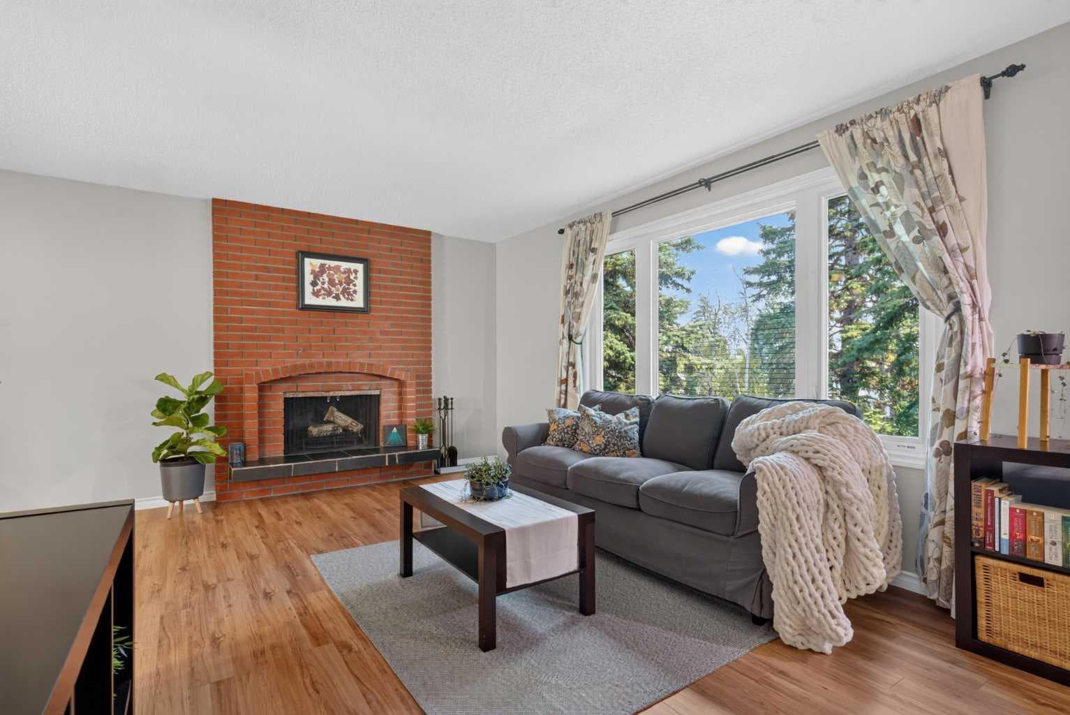 292 Silver Brook Way NW