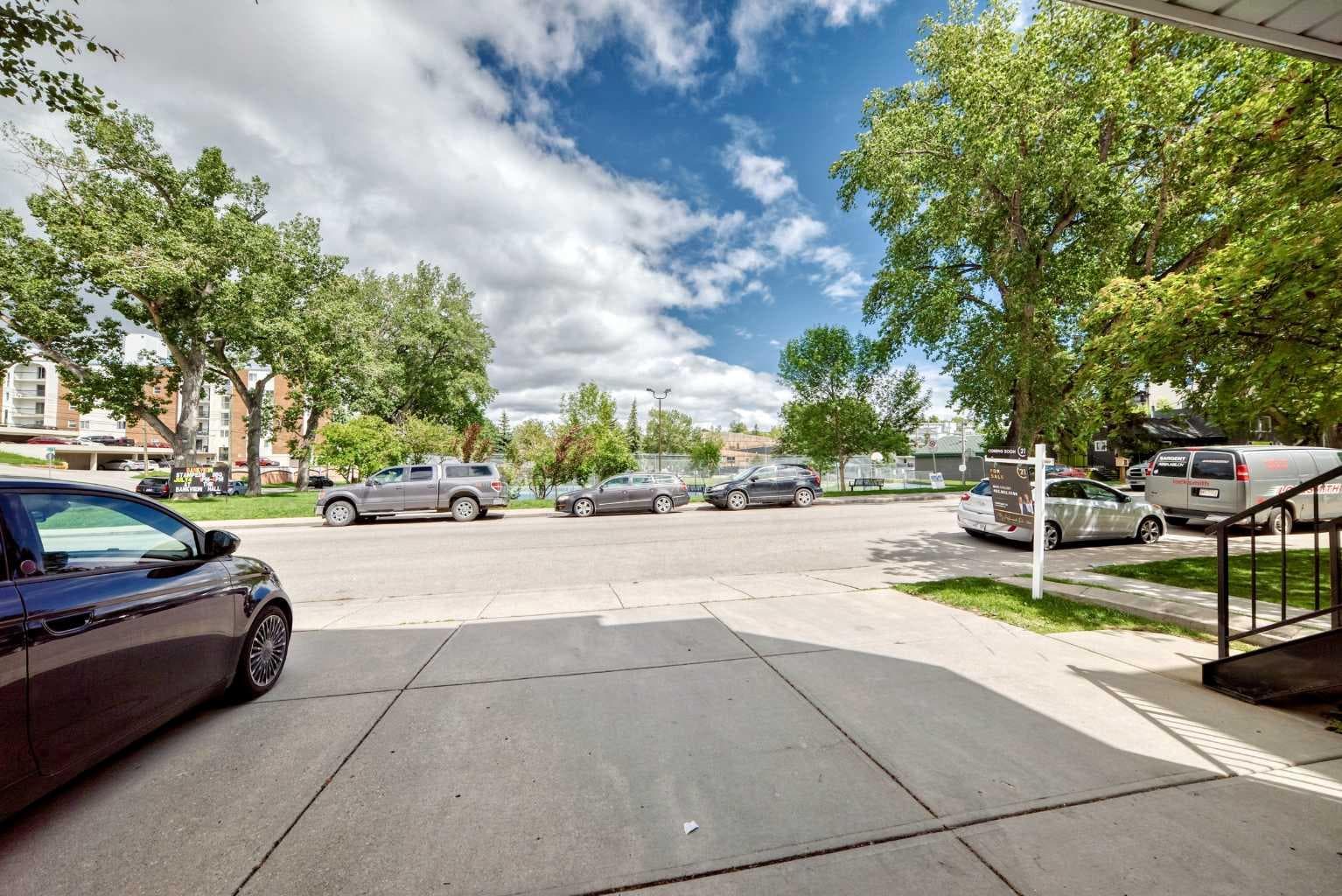2405 17 Street SW