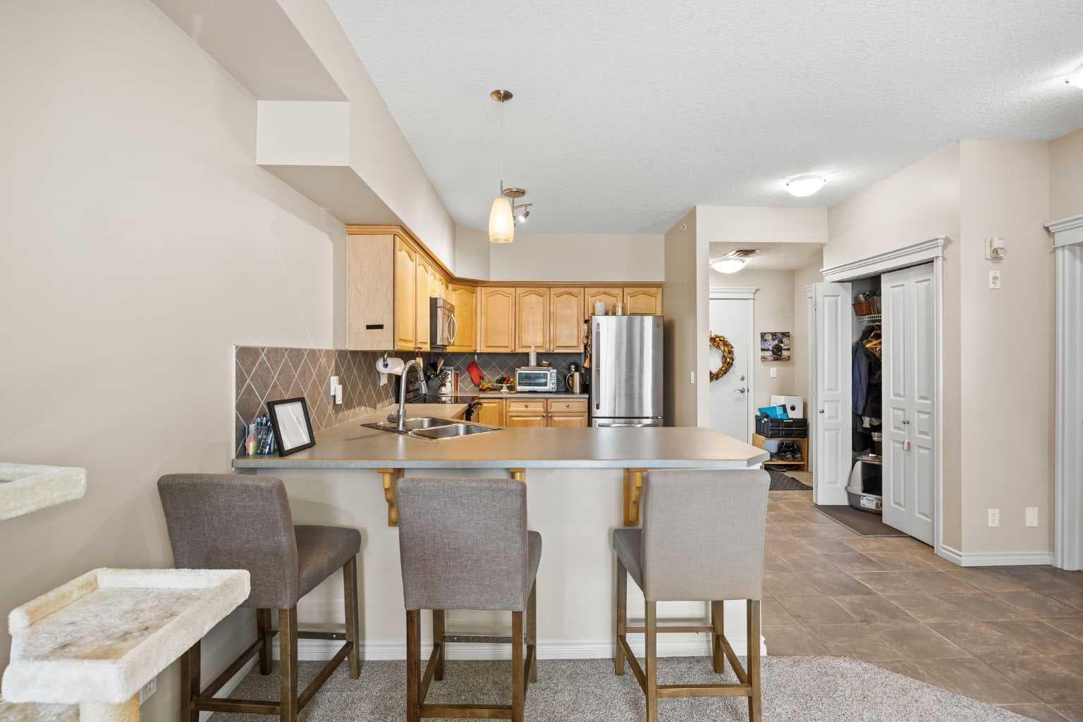 1206, 1888 Signature Park SW