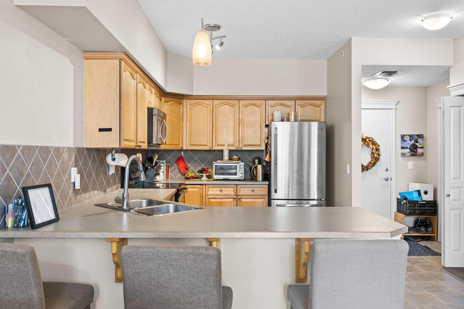 1206, 1888 Signature Park SW