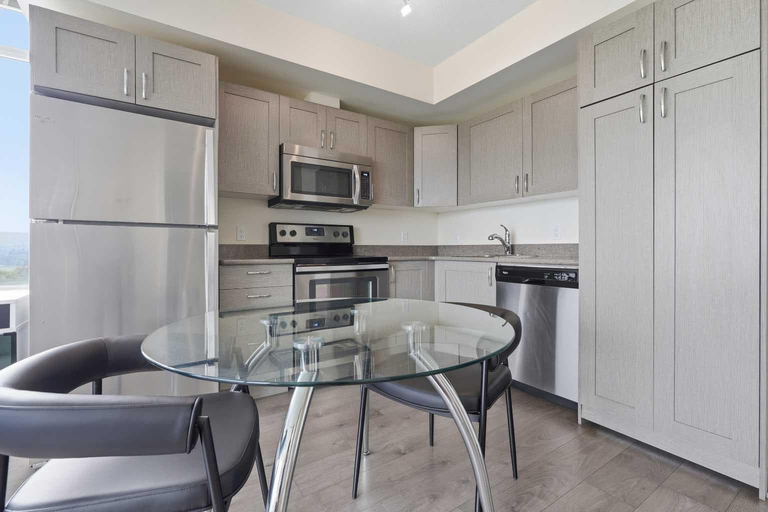 608, 30 Brentwood Common NW