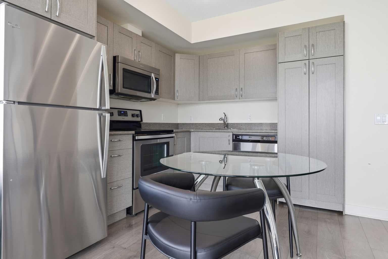 608, 30 Brentwood Common NW
