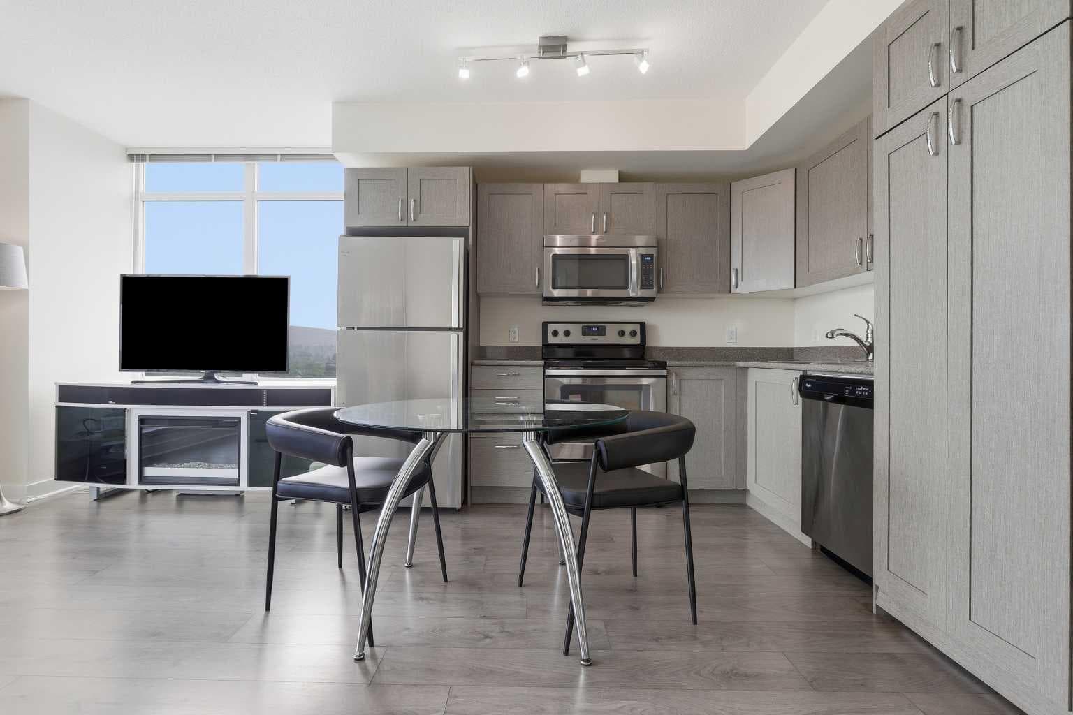 608, 30 Brentwood Common NW