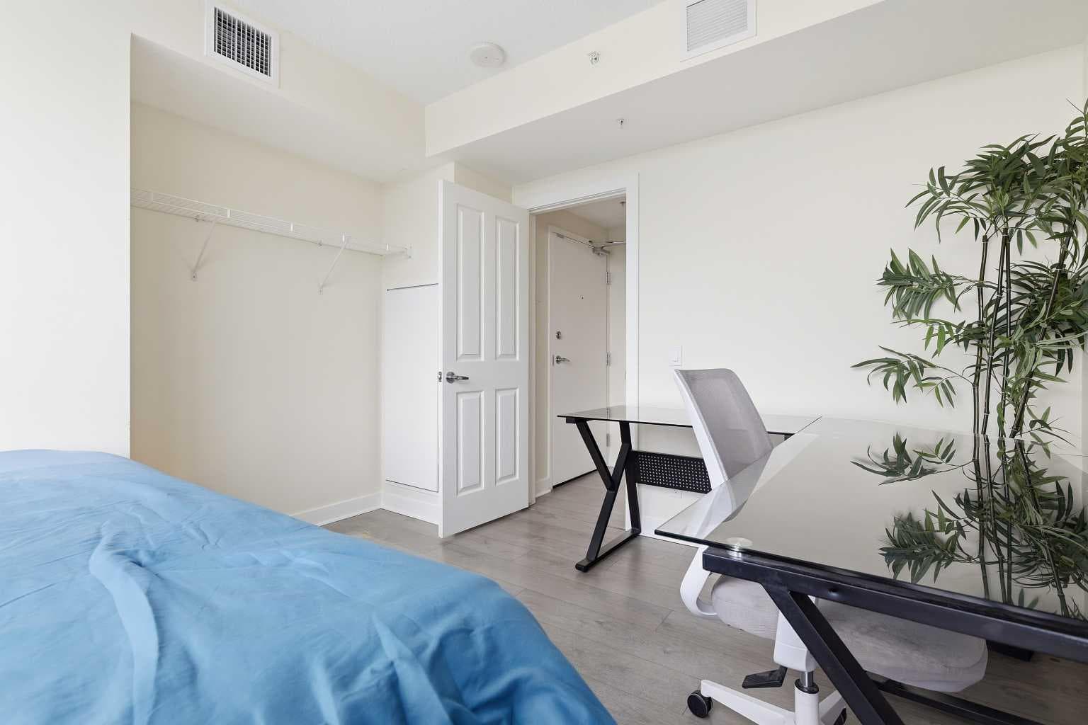 608, 30 Brentwood Common NW
