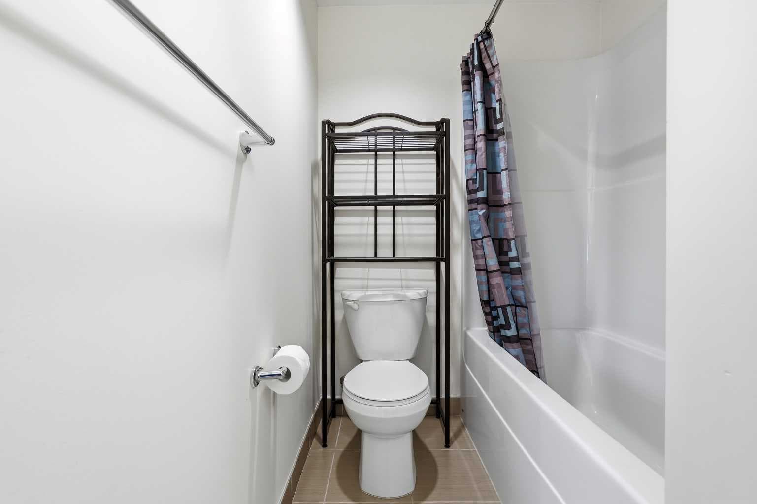 608, 30 Brentwood Common NW