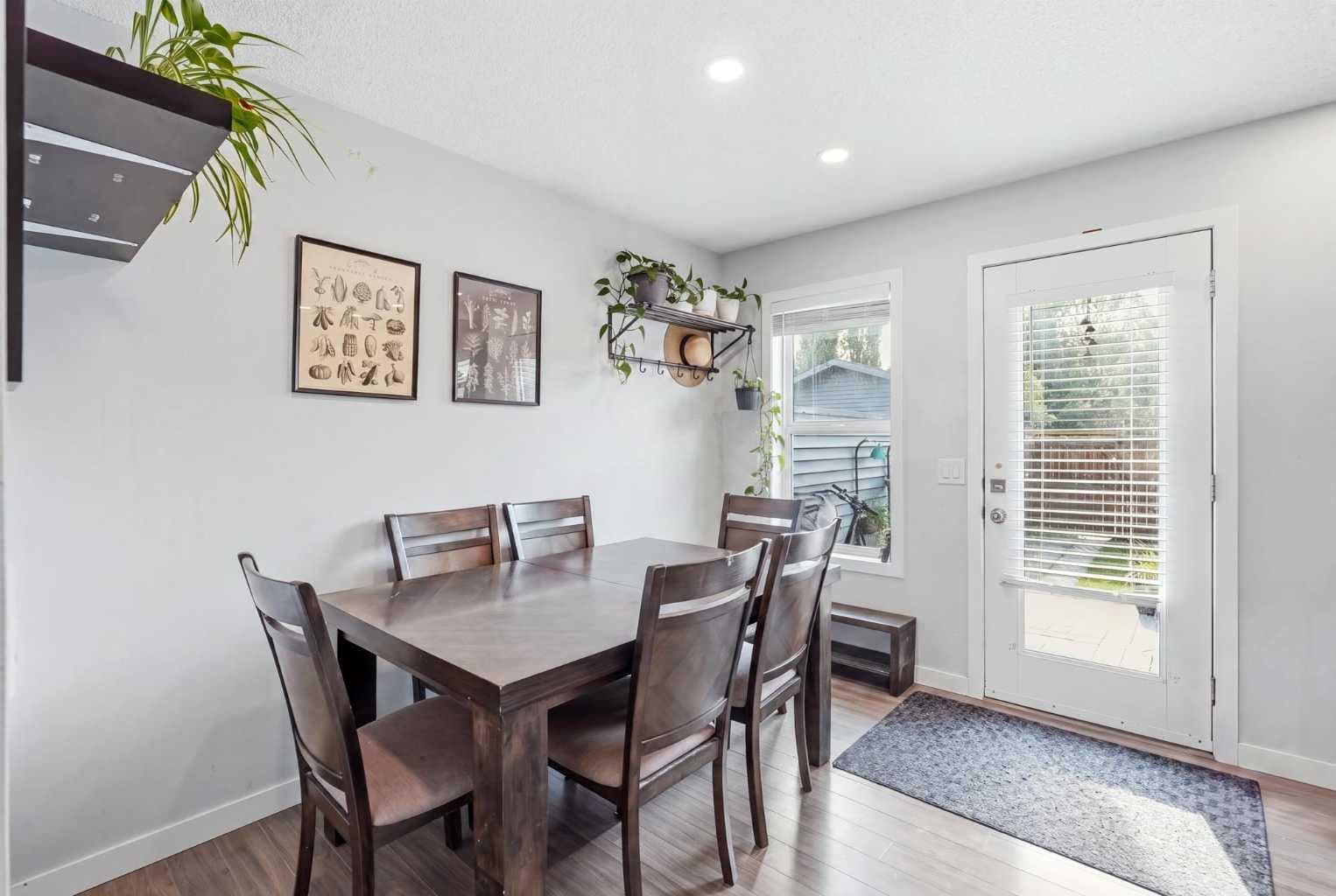 279 Everstone Drive SW