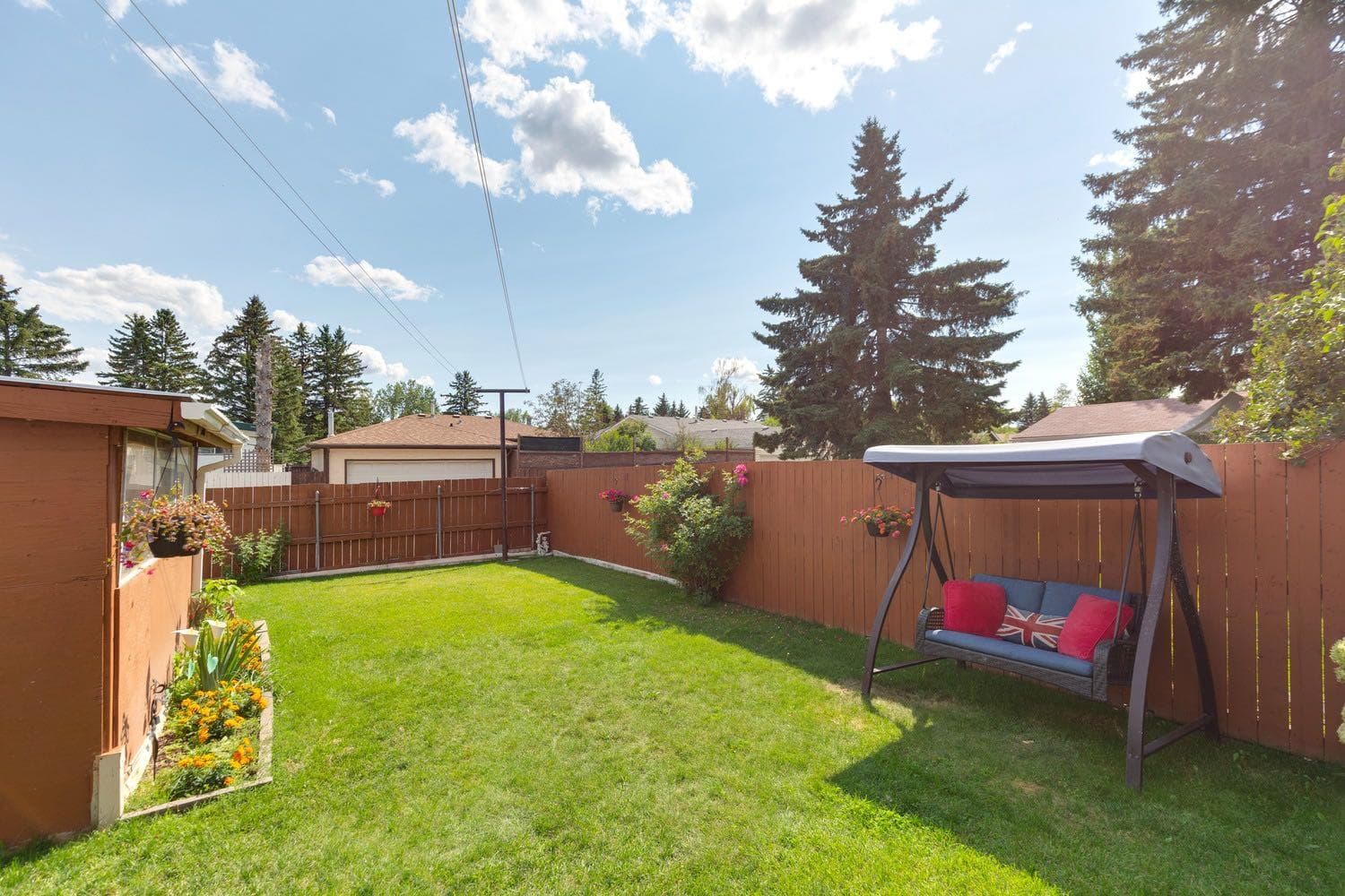 532 Queensland Circle SE
