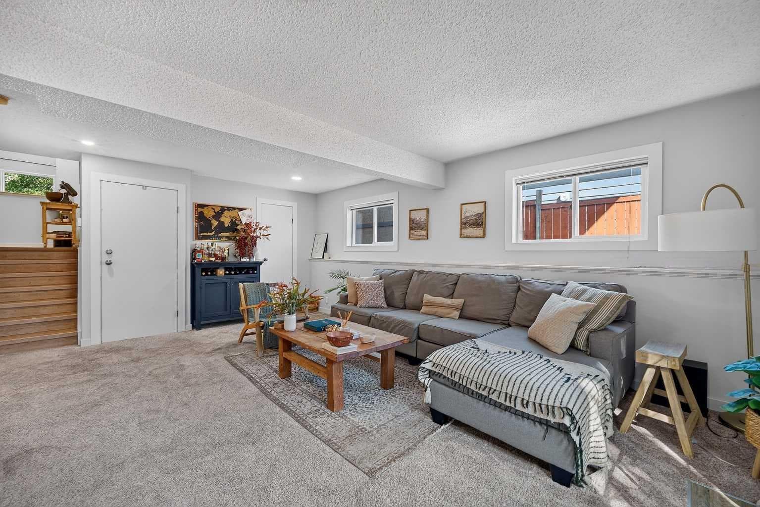 255 Shawcliffe Circle SW