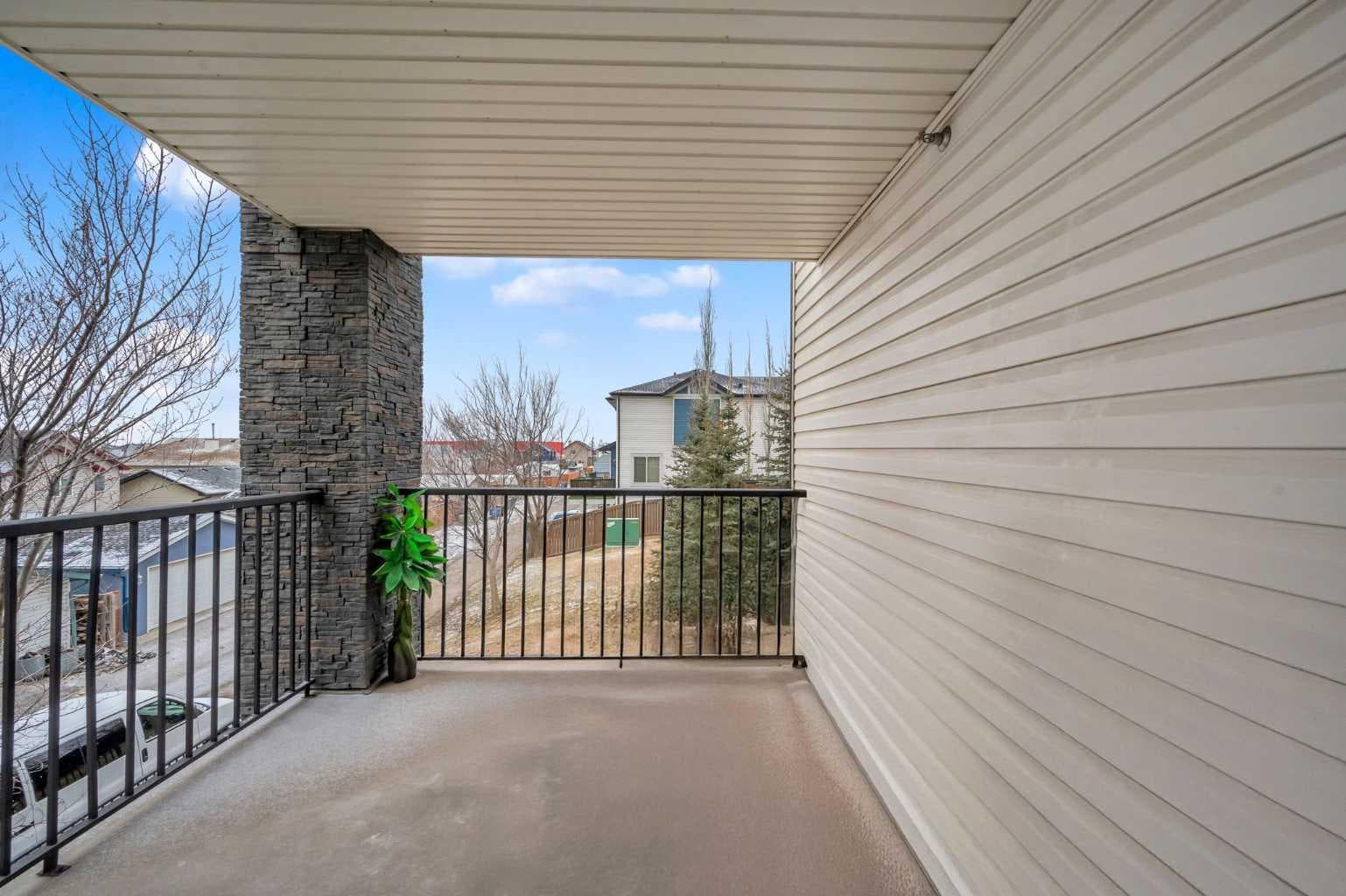 227, 355 Taralake Way NE