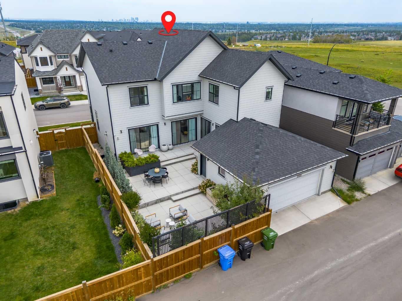 19 Bluerock Avenue SW