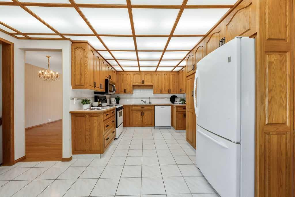 28 Brazeau Crescent SW