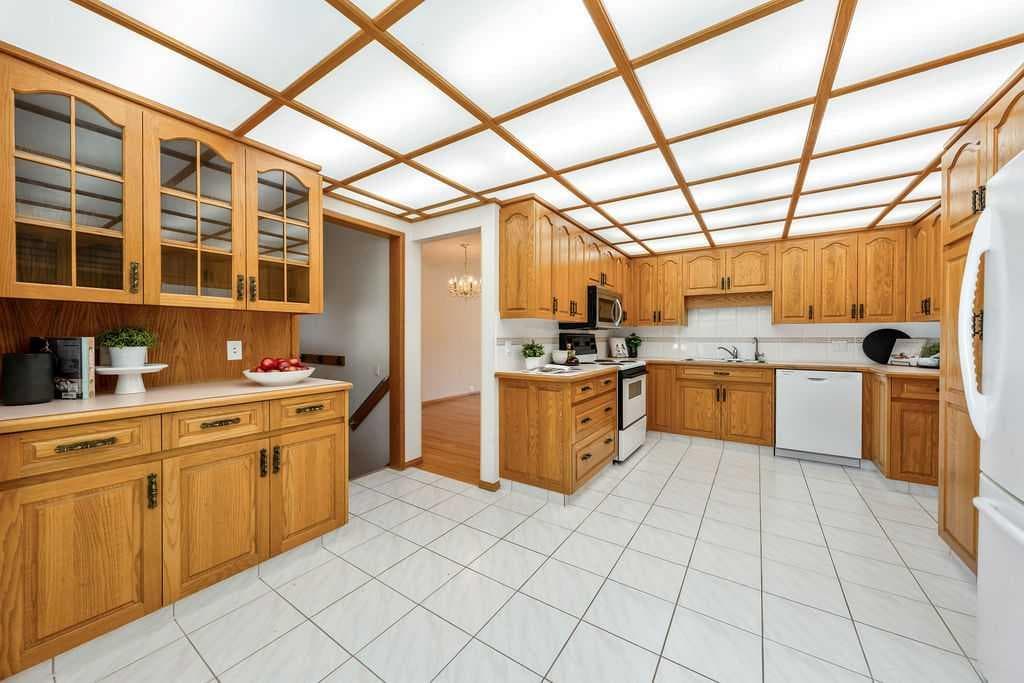 28 Brazeau Crescent SW