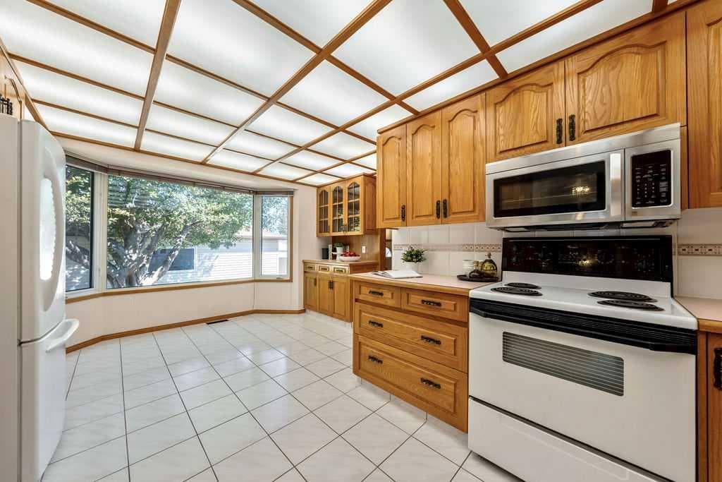 28 Brazeau Crescent SW