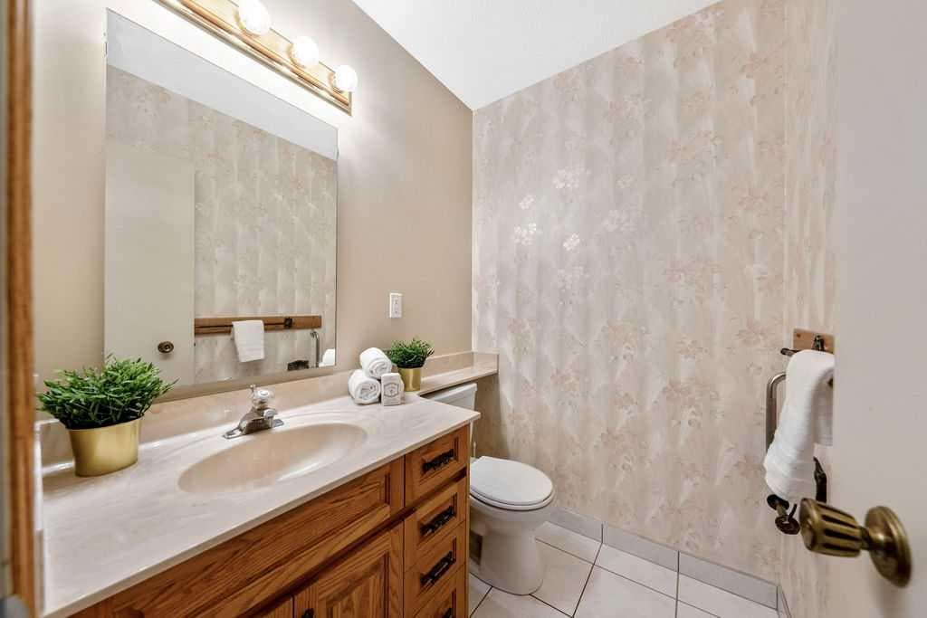 28 Brazeau Crescent SW