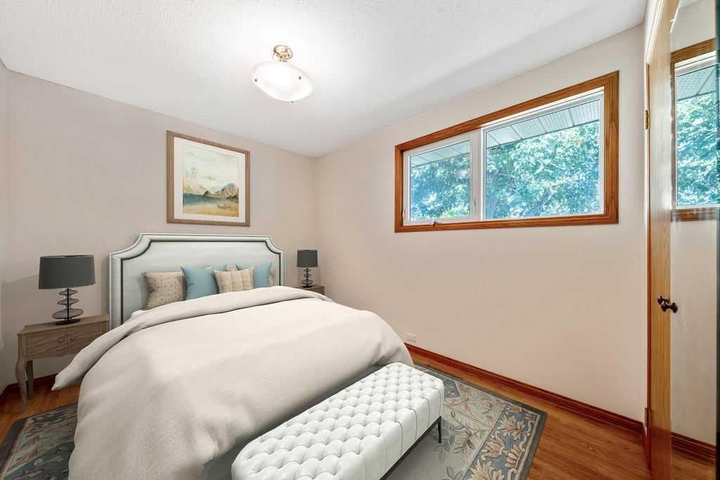 28 Brazeau Crescent SW